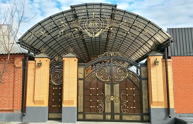 Купить или заказать ворота для дома с навесом - стильные и надежные решения для вашего участка в Йошкар-Оле от 42858 руб | ВоротМастер-Шкр
